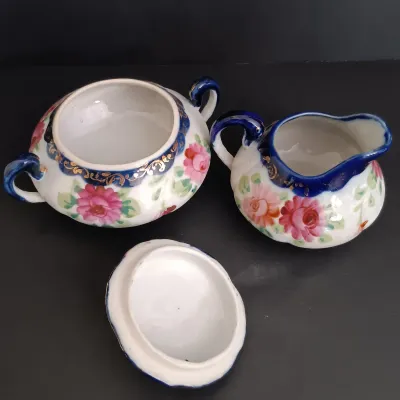 LOT 232: Bombay Rosette Salad Plates with Porcelain Tea Pot, Creamer, Sugar Bowl & Tea Cup