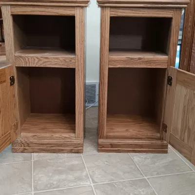 LOT 125: Pair of Wooden Accent Tables/Nightstands