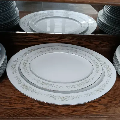 LOT 138: Sango China Set - Deutante