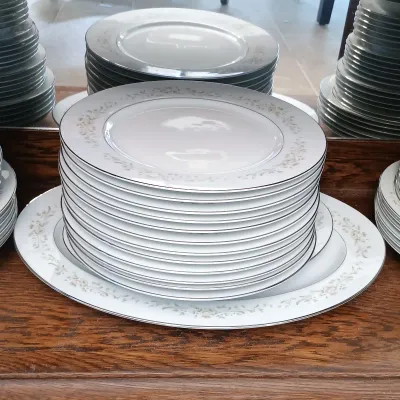 LOT 138: Sango China Set - Deutante