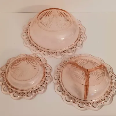 LOT 240: Pink Depression Glass Open Lace Border Glassware
