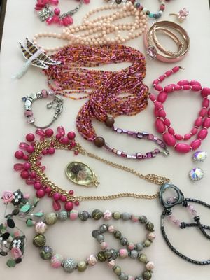 Pink Fashion and some vintage, lots sell necklace, pendants, bracelets, etc. all in very good condition