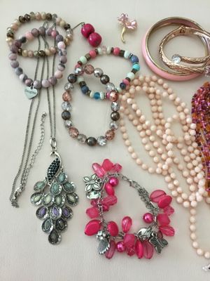 Pink Fashion and some vintage, lots sell necklace, pendants, bracelets, etc. all in very good condition