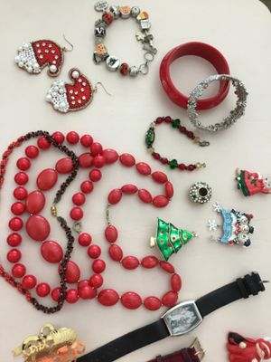 Vintage Christmas and Halloween mixed brooches, bracelets, necklaces, earrings, etc. used and in new condition