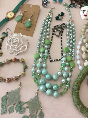 Beautiful sage, green vintage and costume fashion jewelry very good condition
