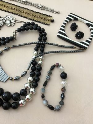 Cute, black and white mixed vintage light, bracelets, necklace, etc. all in very good condition