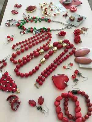 Cute red Christmas vintage and fashion costume jewelry very good condition earrings necklace, bracelets, brooch, etc.