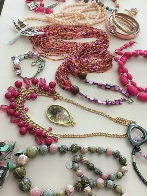 Pink Fashion and some vintage, lots sell necklace, pendants, bracelets, etc. all in very good condition