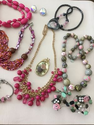 Pink Fashion and some vintage, lots sell necklace, pendants, bracelets, etc. all in very good condition