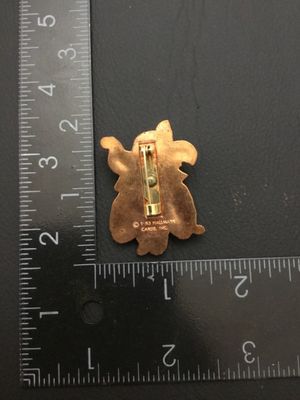 Vintage 1983 Hallmark Cards Copper-Tone Corn & Acorns Thanksgiving Pin Brooch