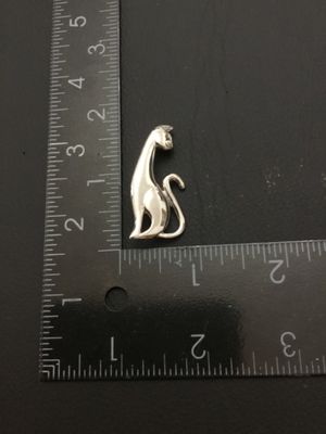 Silver-Tone Sleek Sitting Cat Brooch Pin