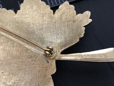 Vintage Sarah Coventry Gold-Tone Maple Leaf Brooch with Faux Pearl Accent