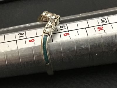Vintage V-Shape Rhinestone and Turquoise Color Inlay Ring