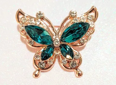 **NEW ARRIVAL** Small BEJEWELED "EMERALD" GREEN COLORED STONES BUTTERFLY BROOCH (1½" x 1¼") with 4 Marquise-Cut...