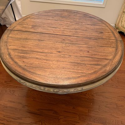 Wooden Pedestal Dining Table & Chairs with Painted Detail (DR-MG)
