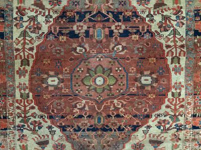 Antique Persian Heriz Serapi Wool Rug - 4' x 6'4"