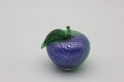 Gränna Glasbruk Swedish Art Glass Apple Paperweight