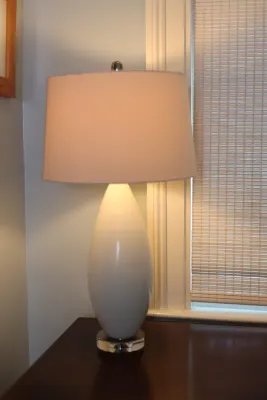 Contemporary White Table Lamp with Clear Base
