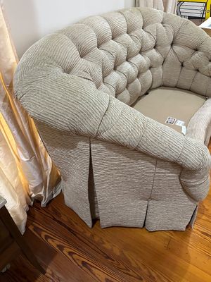 Kisabeth Furniture Custom Tufted Loveseat