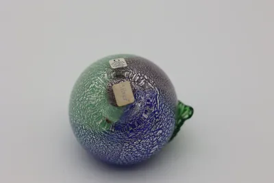 Gränna Glasbruk Swedish Art Glass Apple Paperweight