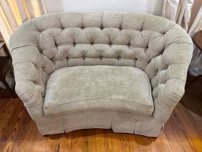 Kisabeth Furniture Custom Tufted Loveseat
