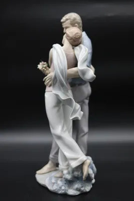 Lladró “You’re Everything to Me” Couple Figurine