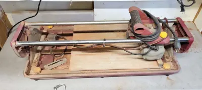 CHICAGO ELECTRIC 7" BRIDGE TILE SAW