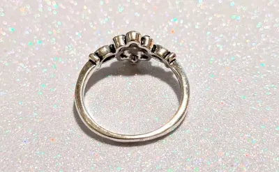 **NEW ARRIVAL** Size 7¾ BLACK "FLOWER" STYLE RING with 7 Black Stones & "Wraparound Circles" Style Band on a...