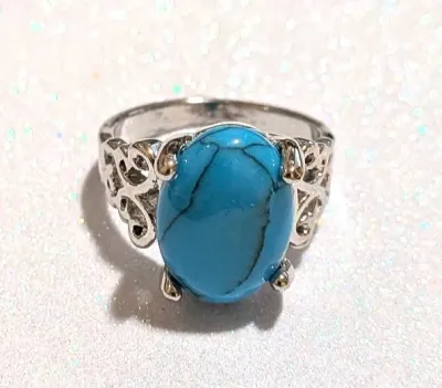 **NEW ARRIVAL** Size 6½ "CRACKLED" BLUE OVAL TURQUOISE STYLE RING with Side OPEN SWIRLS Band on a Silver Tone Setting (4.4g)