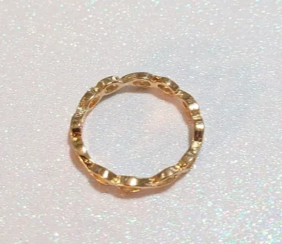 **NEW ARRIVAL** SIZE 7 Gold Tone Textured Eternity Band Ring (1.6g)