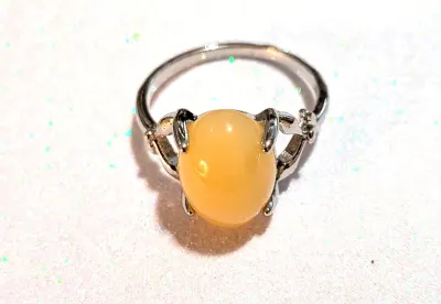 **NEW ARRIVAL** Size 8½ YELLOW OPAQUE OVAL GLASS STONE 4-Prong RING with "Pointed Branch" Style Band on a Silver Tone Setting...