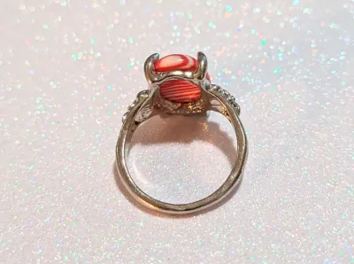 **NEW ARRIVAL** Size 7¼ RED & WHITE OVAL CABOCHON "Striped" STONE 4-Prong RING with "Triangle Branch" Style Band...