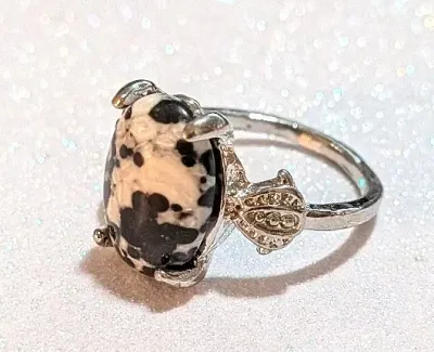 **NEW ARRIVAL** Size 7¾ BLACK & WHITE "Mottled" Oval Cabochon 4-Prong Stone RING1 with a "3 DOTS" Band in a...