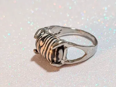 **NEW ARRIVAL** Size 8 SIDEWAYS "ZEBRA" STYLE OVAL CABOCHON "Striped" STONE 4-Prong RING with OPEN SIDE Band on a...