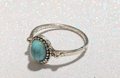 **NEW ARRIVAL** Size 9 Small "CRACKLED" BLUE OVAL TURQUOISE STYLE RING with "Tiny Globes" Surround on a Silver Tone...