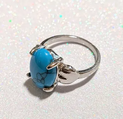 **NEW ARRIVAL** Size 7½ BLUE "Crackled" Oval Cabochon 4-Prong Stone RING with a "PUFFY HEARTS" Band in a Silver Tone...