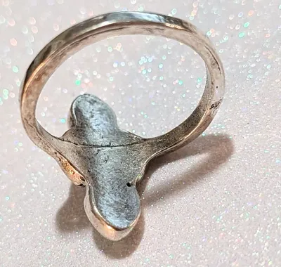 **NEW ARRIVAL** Size 7½ Triple Vertical Style BLUE TURQUOISE RING with 3 Oblong "Crackled" Stones on a Silver Tone Setting (3.0g)