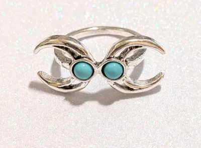 **NEW ARRIVAL** Size 6½ DOUBLE BLUE TURQUOISE" STYLE ROUND STONES RING with Side OPEN LOOPS Band on a Silver Tone Setting (3.3g)