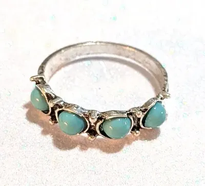 **NEW ARRIVAL** Size 7¾ BLUE TURQUOISE STYLE RING with "4 in a Row" Round Smooth Stones on a "Rough-Hewn" Silver Tone...