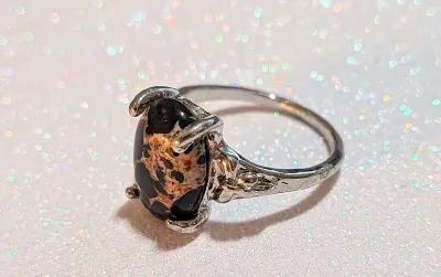 **NEW ARRIVAL** Size 9 BLACK & BEIGE OVAL CABOCHON "Mottled" STONE 4-Prong RING with "Triangle Branch" Style Band...