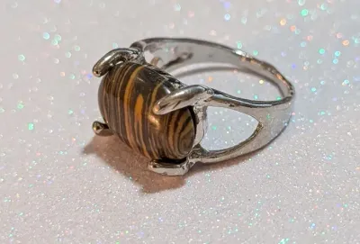 **NEW ARRIVAL** Size 6¾ SIDEWAYS TIGER EYE STYLE OVAL CABOCHON "Striped" STONE 4-Prong RING with OPEN SIDE Band on a Silver...