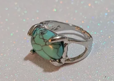 **NEW ARRIVAL** Size 5½ SIDEWAYS "CRACKLED TURQUOISE" STYLE OVAL CABOCHON STONE 4-Prong RING with OPEN SIDE Band on a Silver...