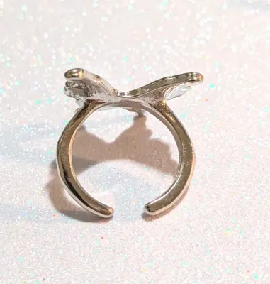**NEW ARRIVAL** Size 5 Silver Colored Enameled Center BUTTERFLY RING with on a Silver Tone Setting and OPEN SPLIT Band (2.9g)