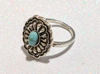 **NEW ARRIVAL** Size 6 Small "CRACKLED" BLUE OVAL TURQUOISE STYLE RING with 16 "Spikes" on a Silver Tone & Black...