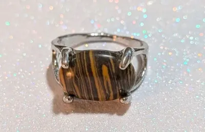 **NEW ARRIVAL** Size 6¾ SIDEWAYS TIGER EYE STYLE OVAL CABOCHON "Striped" STONE 4-Prong RING with OPEN SIDE Band on a Silver...