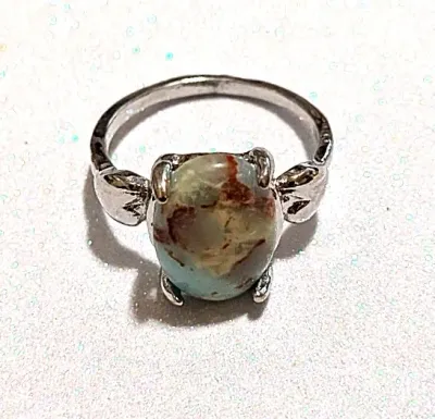 **NEW ARRIVAL** Size 8½ BLUE, RUST & BEIGE "MOTTLED" Oval Cabochon 4-Prong Stone RING with a "PUFFY HEARTS" Band...