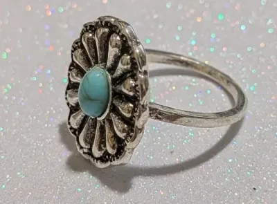 **NEW ARRIVAL** Size 6 Small "CRACKLED" BLUE OVAL TURQUOISE STYLE RING with 14 "Spikes" on a Silver Tone & Black...