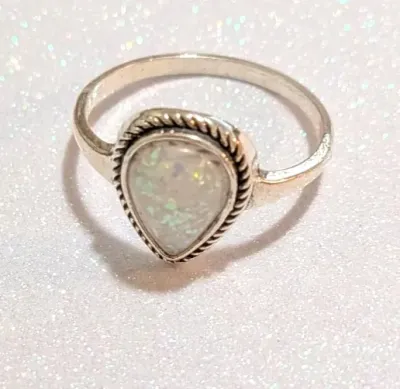 **NEW ARRIVAL** Size 8½ WHITE IRIDESCENT TEARDROP STYLE RING with "Curled Rope" Surround on a Silver Tone Setting (1.8g)