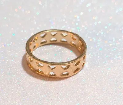 **NEW ARRIVAL** Size 9 Infinity Style GOLD COLORED "Hollowed-Ou Band" RING on a GOLD Tone Setting (2.4.g)