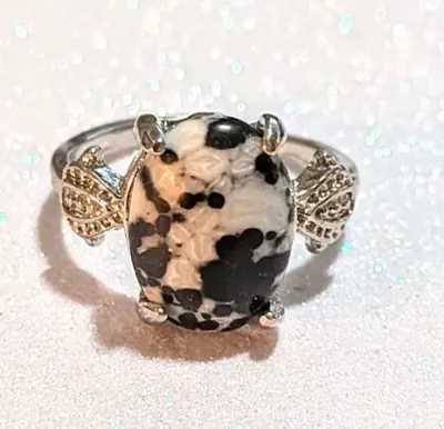 **NEW ARRIVAL** Size 7¾ BLACK & WHITE "Mottled" Oval Cabochon 4-Prong Stone RING1 with a "3 DOTS" Band in a...